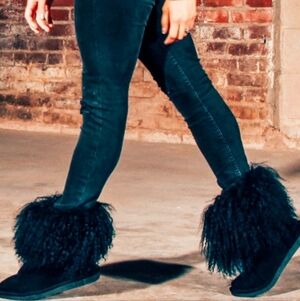 BearPaw Black Furry Winter Boots